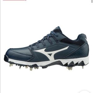 NWOT! MIZUNO Women’s 9 Spike Metal Cleats